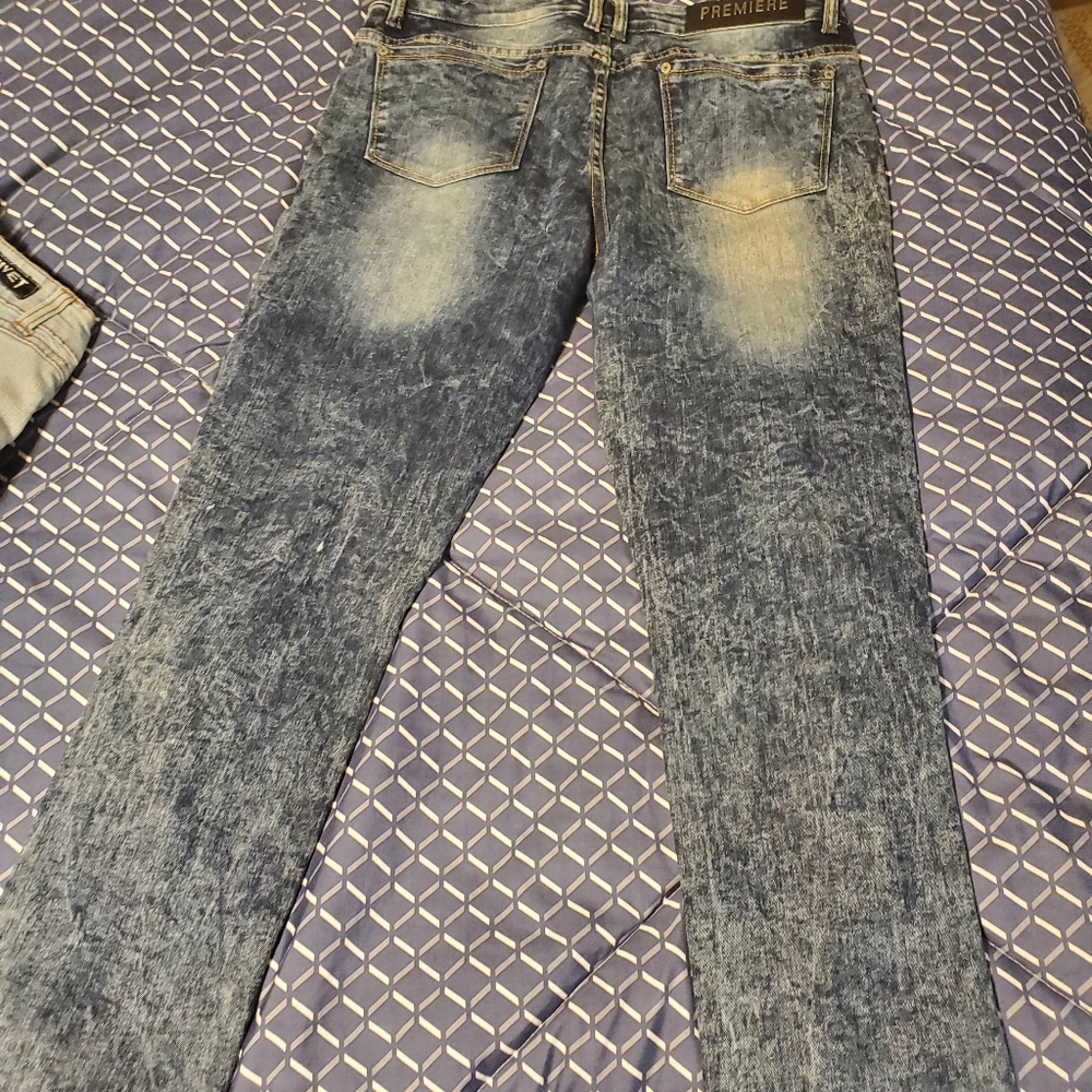Jeans - Picture 2 of 3
